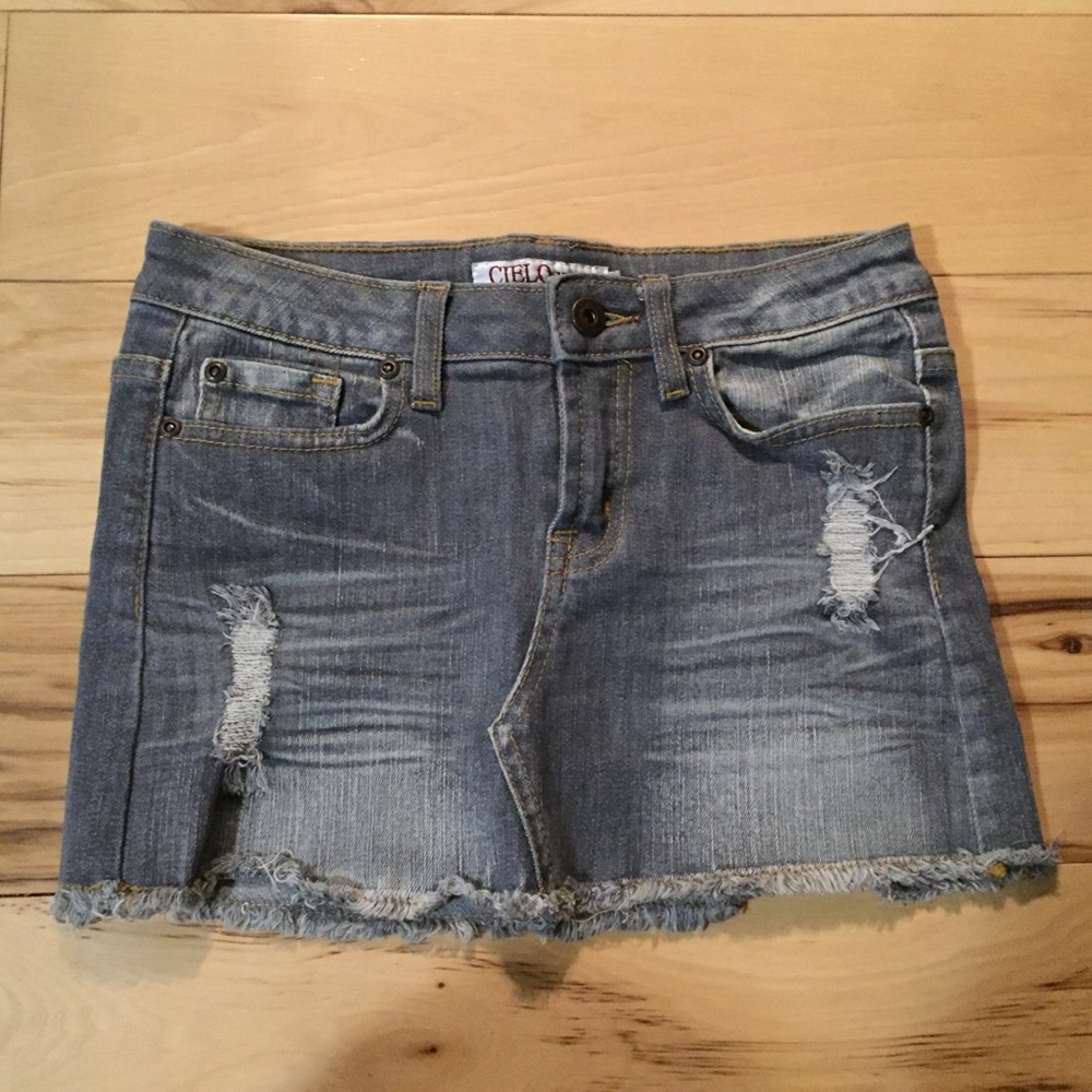 Last chance.  Cielo jeans mini jean skirt, S